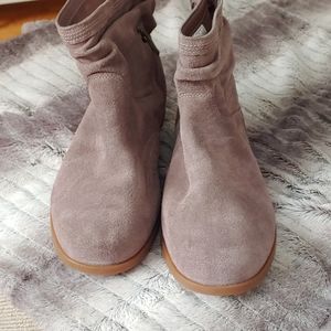 NWOT Koolaburra Lorelei Suede Slouchy Boot